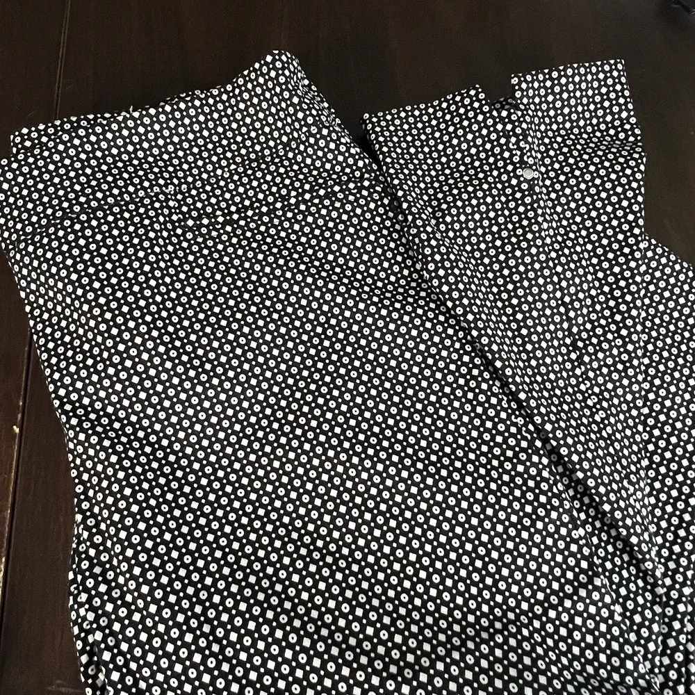 Jasmine & Juliana Black White Geo Print Stretch Capri Pull On‎ Pants Size 10 EUC